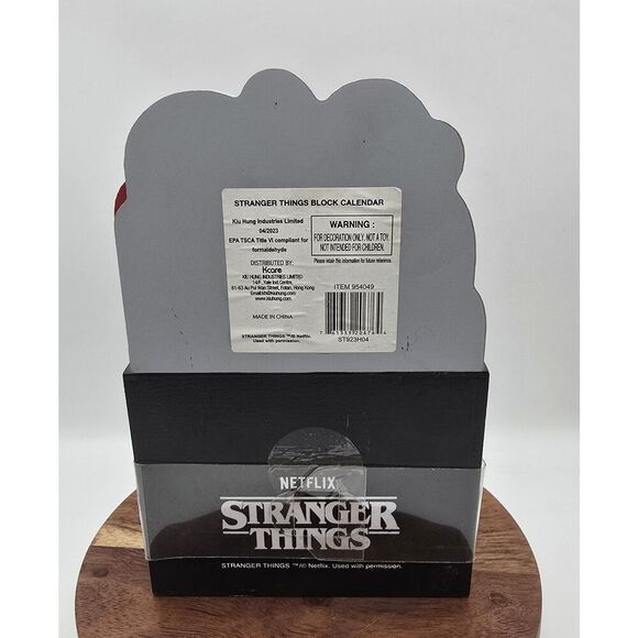 Stranger Things Block Calendar Perpetual Wood Dice Calendar Desk Display Scene - Picture 3 of 5